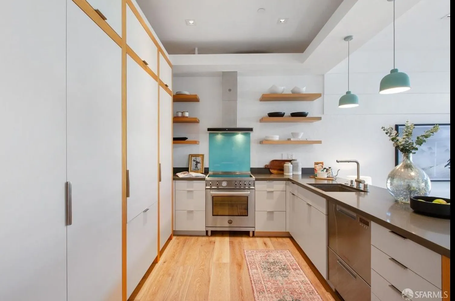 1 bed, 990 sqft, $6,500 — Photo 2