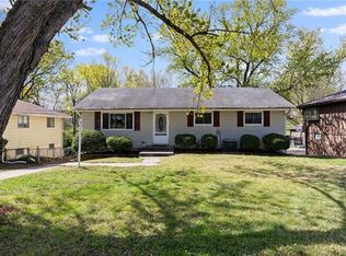 5135 NE 62nd St, Gladstone, MO 64119