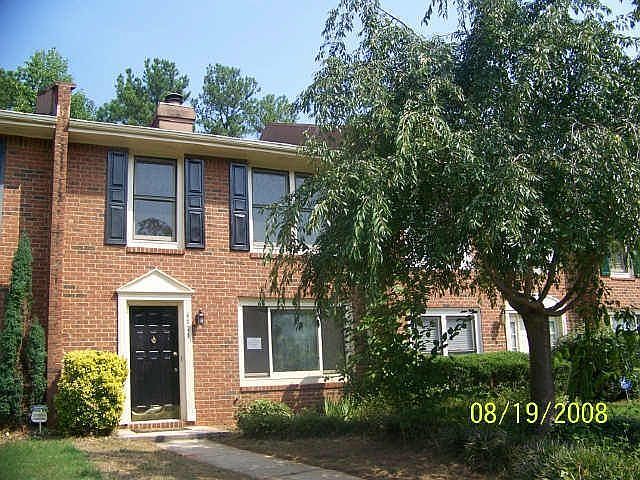 2nd image of 6121 Queen Anne Ct