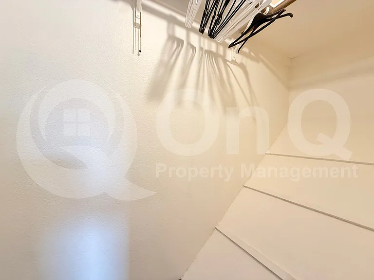 10402 N 10th St #3 — Photo 16