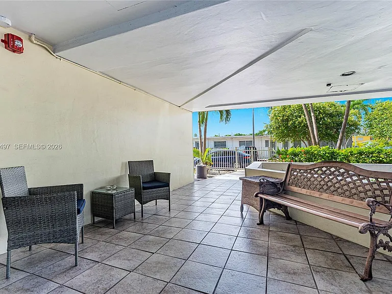 8340 Harding Ave #201 — Photo 31