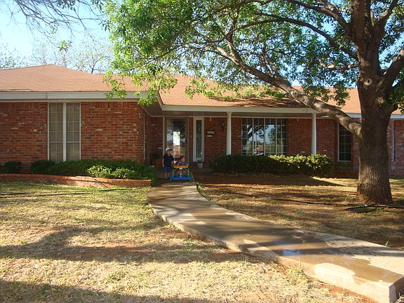 2nd image of 819 E Louisiana Ave