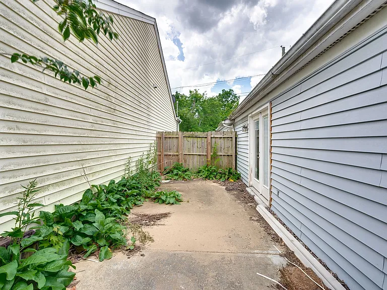 614 Poplar Pl — Photo 29