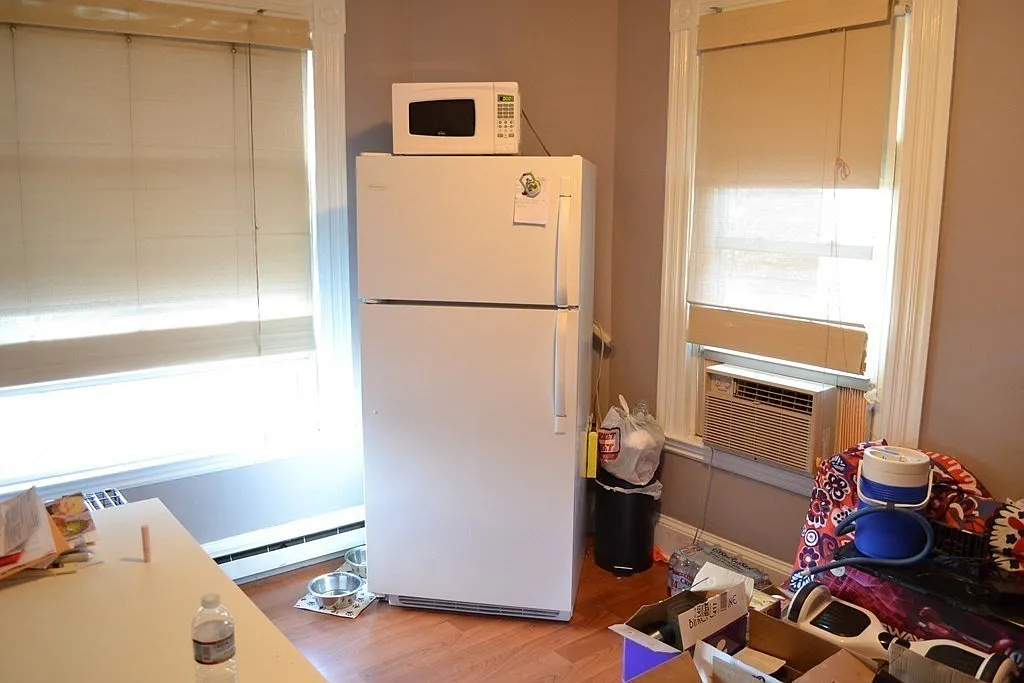 Studio, 400 sqft, $1,900 — Photo 3