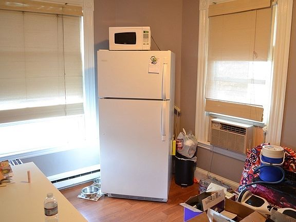 3rd image of 34 Chestnut St APT 2