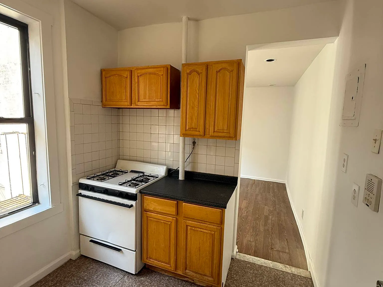 28-14 Crescent Street — Photo 1