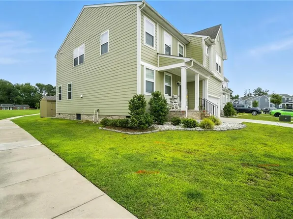 121 Meadows Landing Ln, Suffolk, VA 23434