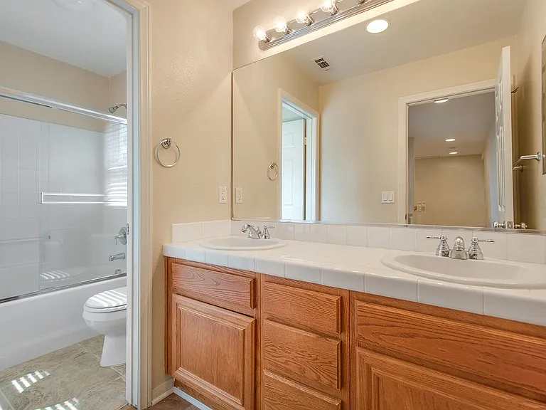 33871 Calafia St — Photo 18
