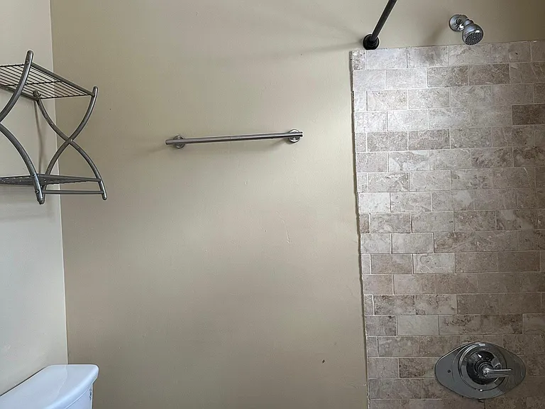 222 Patterson St — Photo 14