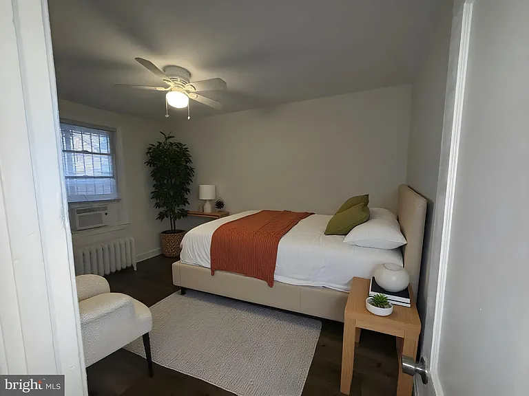 102 O St SW #1 — Photo 4