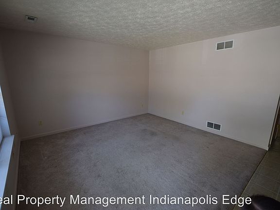 2nd image of 581 Holly Ct S