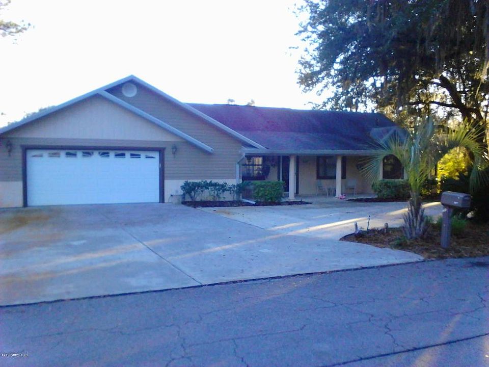 1st image of 222 SW Challenger Ln