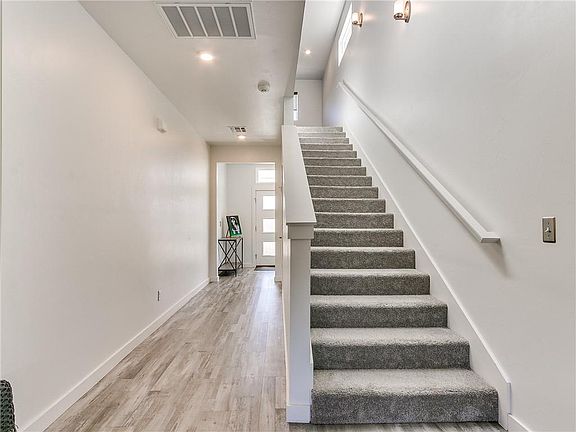 5th image of 2021 Sara Vista Dr