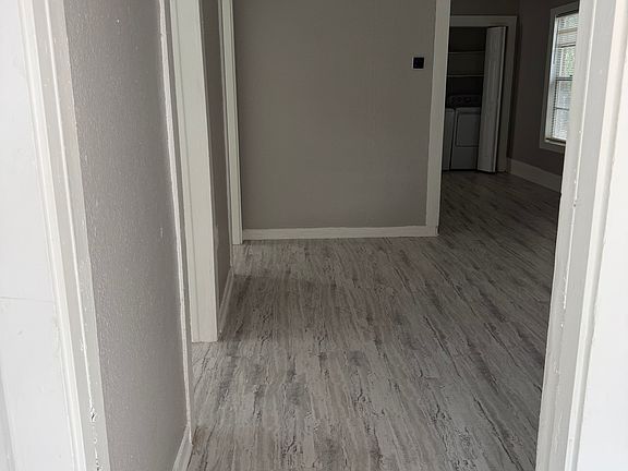 4th image of 252 Claude St
