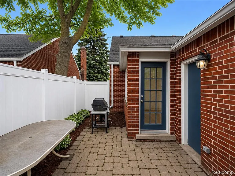 2090 Bradford Rd — Photo 28