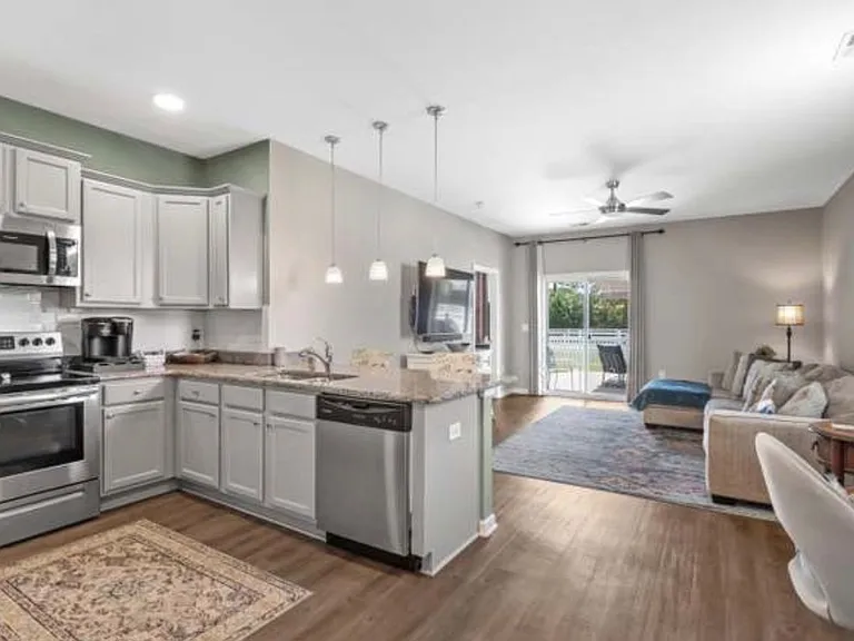 542 Hay Hill Ln — Photo 4