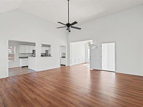 4th image of 109 Enclave Ct