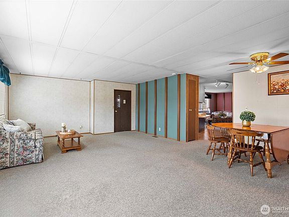4th image of 1402 22nd Street NE #262