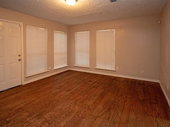 5th image of 13842 Dentwood Dr