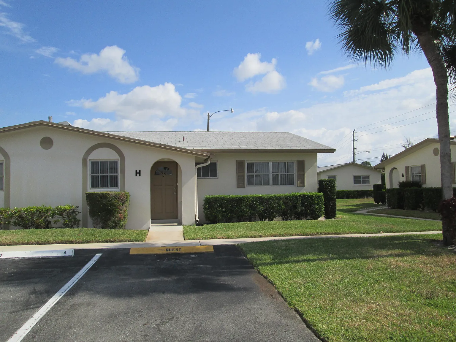 2 bed, 2.0 bath, 895 sqft, $1,750 — Photo 1