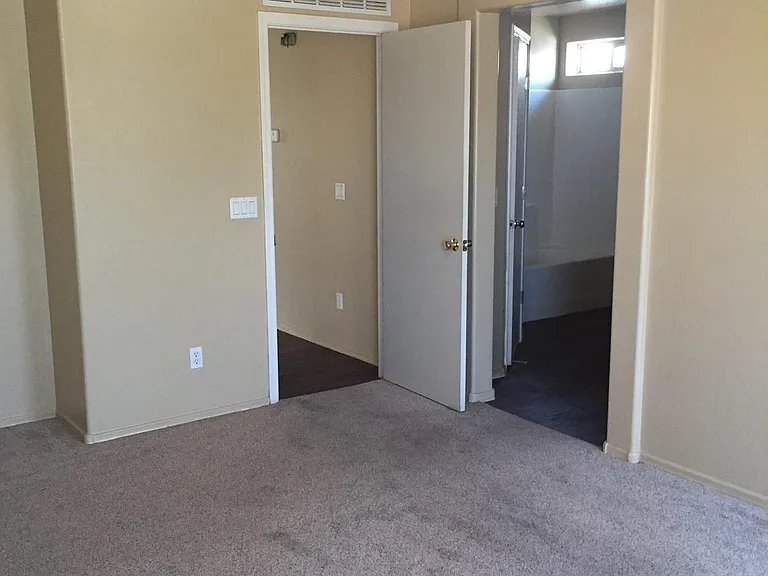 17236 W Country Gables Dr — Photo 5