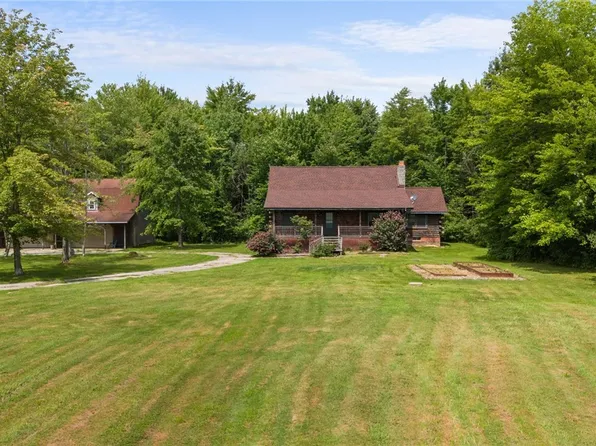 5181 Riverdale Rd, Rock Creek, OH 44084