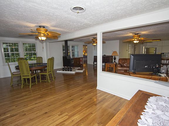 5th image of 406 Hilltop Dr