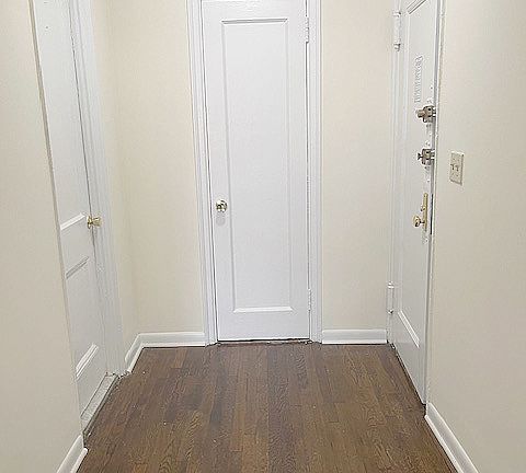 5th image of 241 E 39th St APT 4R