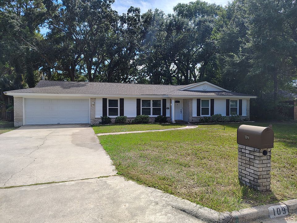 FRONT VIEW OF HOME, UPDATED HOMES AND NICE QUIET NEIGHBOR HOOD