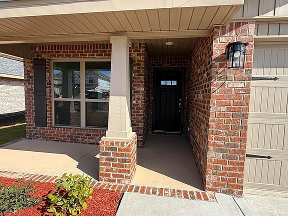 4th image of 190 Ridgeway Cir