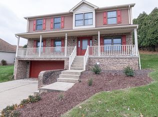 296 Lynn Ann Dr, New Kensington, PA 15068