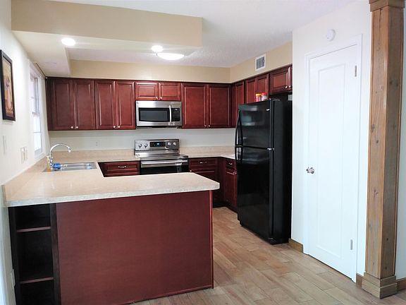 4th image of 101 Georgetown A Dr