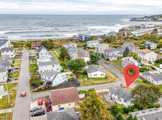 16 Surf Ave, York, ME 03909