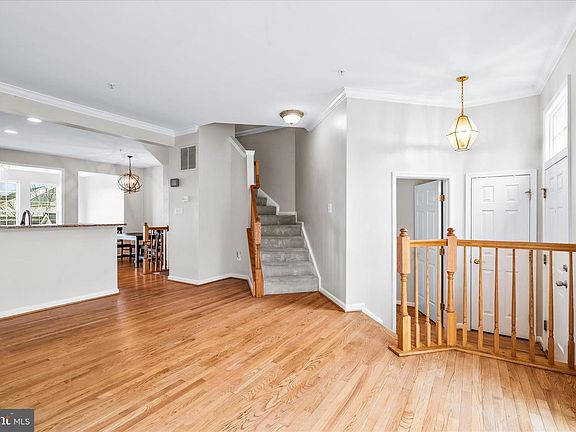 4th image of 3824 Sugarloaf Pkwy