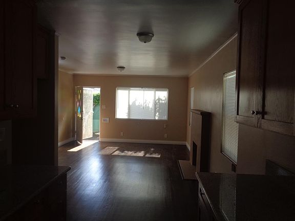 4th image of 719 1/2 Gulf Ave