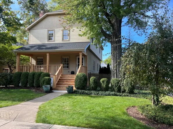 222 N Waiola Ave, La Grange, IL 60525