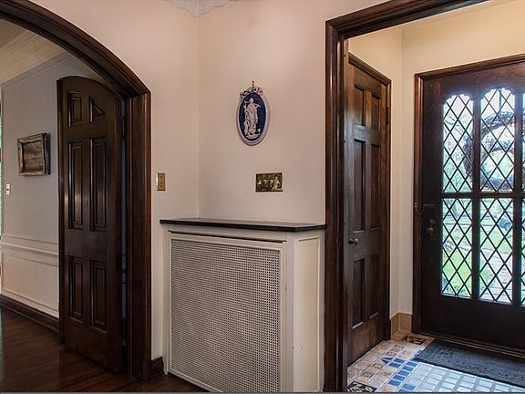 2nd image of 14717 Shaker Blvd