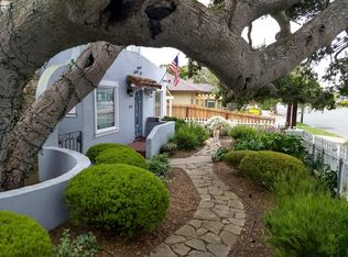 810 Pine Ave, Pacific Grove, CA 93950