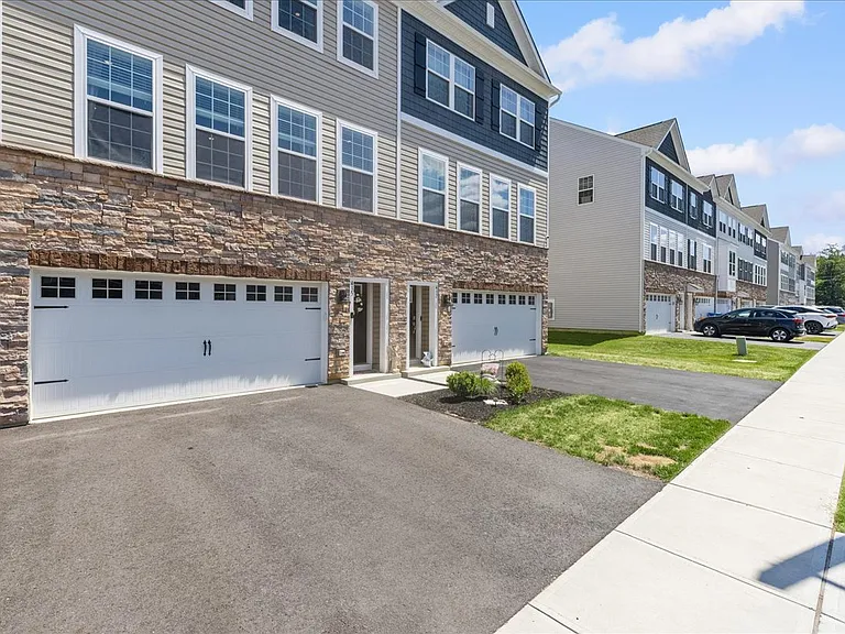 435 Monte Farm Rd — Photo 2