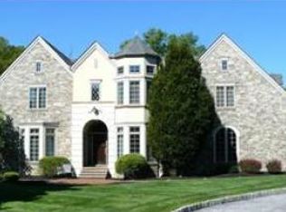 1550 Surrey Rd, Bethlehem, PA 18015