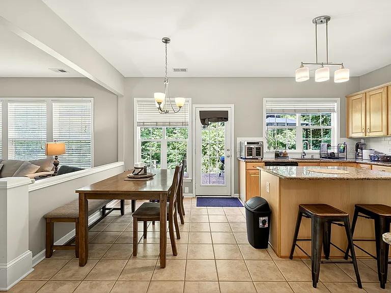 9538 Oswald Ln — Photo 11