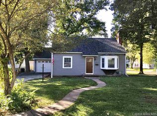 1211 Edgehill Rd, Jacksonville, IL 62650