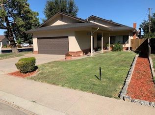 904 California St, Escalon, CA 95320