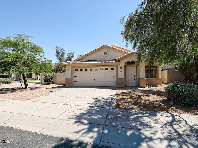 4047 E Jojoba Rd — Photo 4