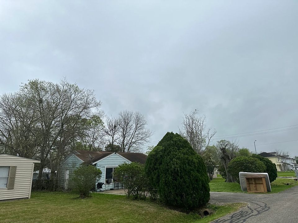 2nd image of 411 S 6th St