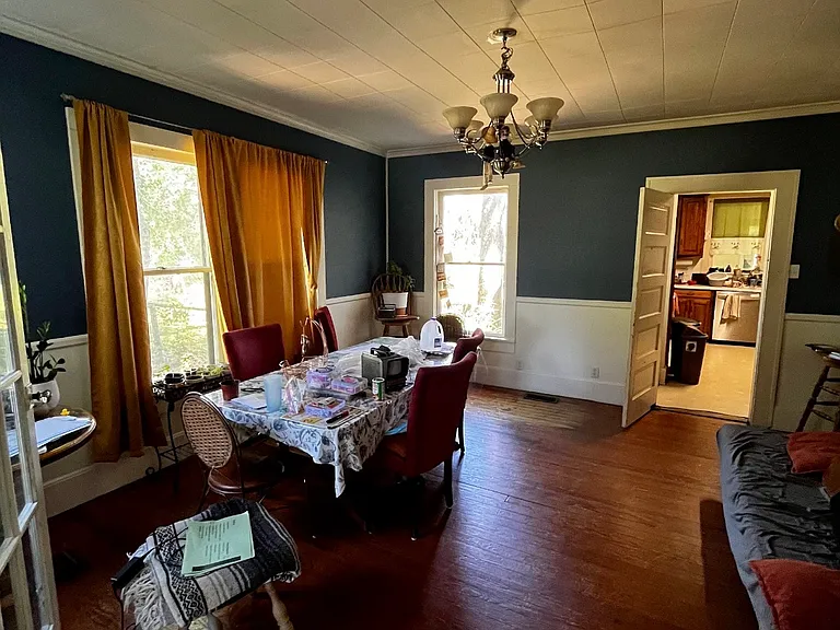 127 E Sherman Dr — Photo 3