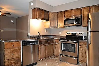 Building Photo - 206 N Eubanks St #8