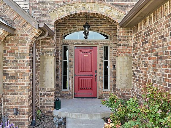 3rd image of 3904 Chesterfield Pl