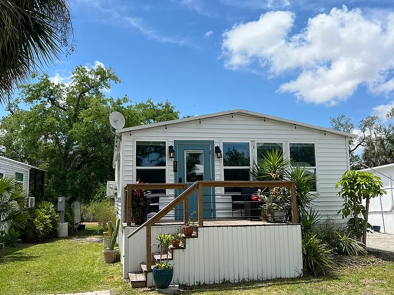 1300 N River Rd #R23 — Photo 17