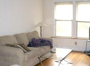 907 W George St #1, Chicago, IL 60657